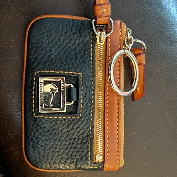 Dooney & Bourke crossbody and matching coin purse - Picture 2 of 12